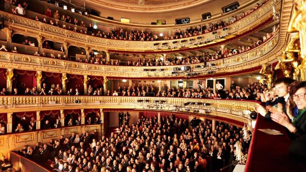Auditorium - Audience © Peter M. Mayr
